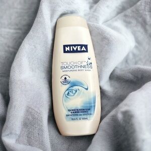 Nivea Touch Of Smoothness Moisturizing Body Wash Tea Rose Almond Essence 16.9 fl